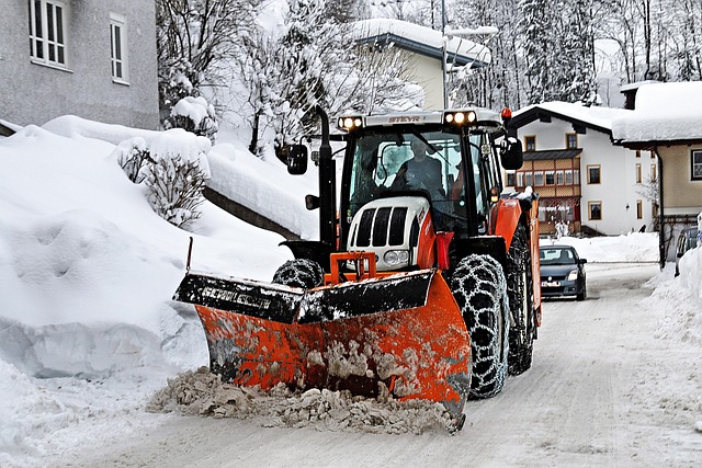 Winterdienst räumt Weg frei